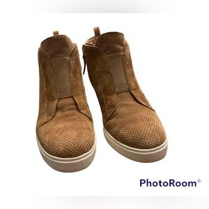 Paulo Felicia wedge sneaker size 8 tan suede